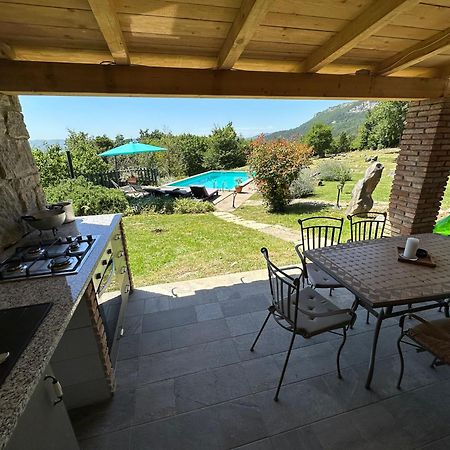 Villa Mavrici, Neighbors Free Бузет Екстер'єр фото