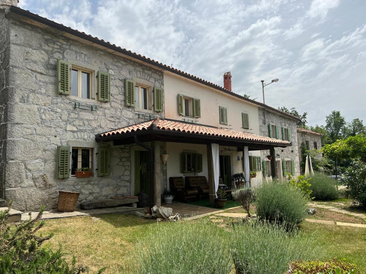 Villa Mavrici, Neighbors Free Бузет Екстер'єр фото