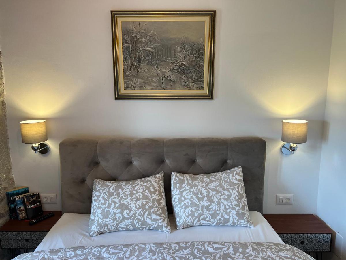 Villa Mavrici, Neighbors Free Бузет Екстер'єр фото