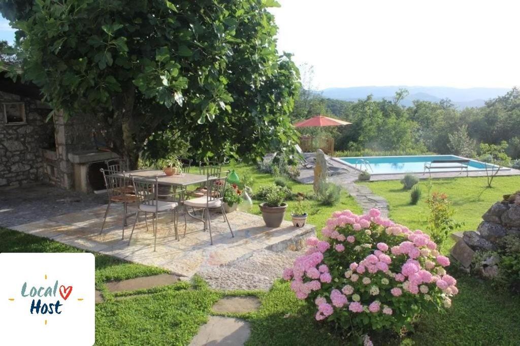 Villa Mavrici, Neighbors Free Бузет Екстер'єр фото