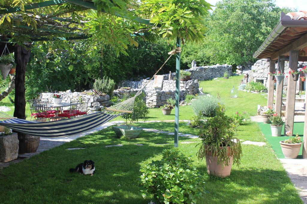 Villa Mavrici, Neighbors Free Бузет Екстер'єр фото