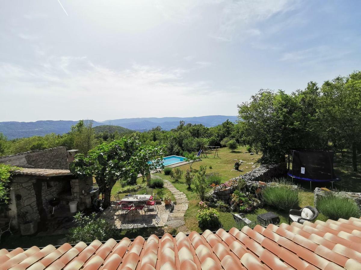 Villa Mavrici, Neighbors Free Бузет Екстер'єр фото