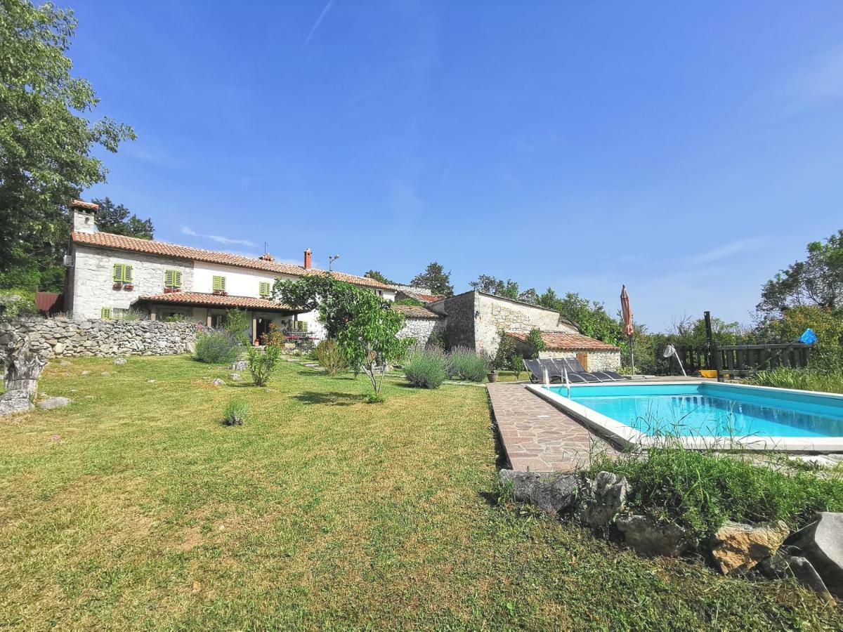 Villa Mavrici, Neighbors Free Бузет Екстер'єр фото
