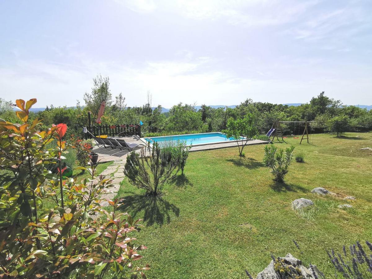 Villa Mavrici, Neighbors Free Бузет Екстер'єр фото