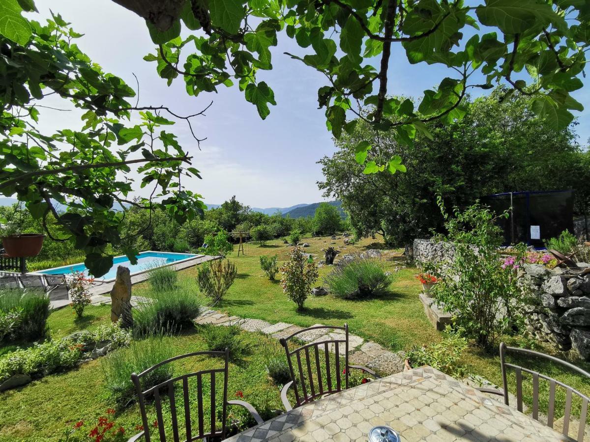 Villa Mavrici, Neighbors Free Бузет Екстер'єр фото